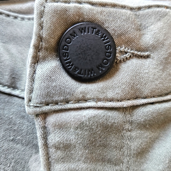 Wit & Wisdom camo 5-pocket 'Ab'Solution ankle pants, size 0, great condition! - Picture 2 of 8